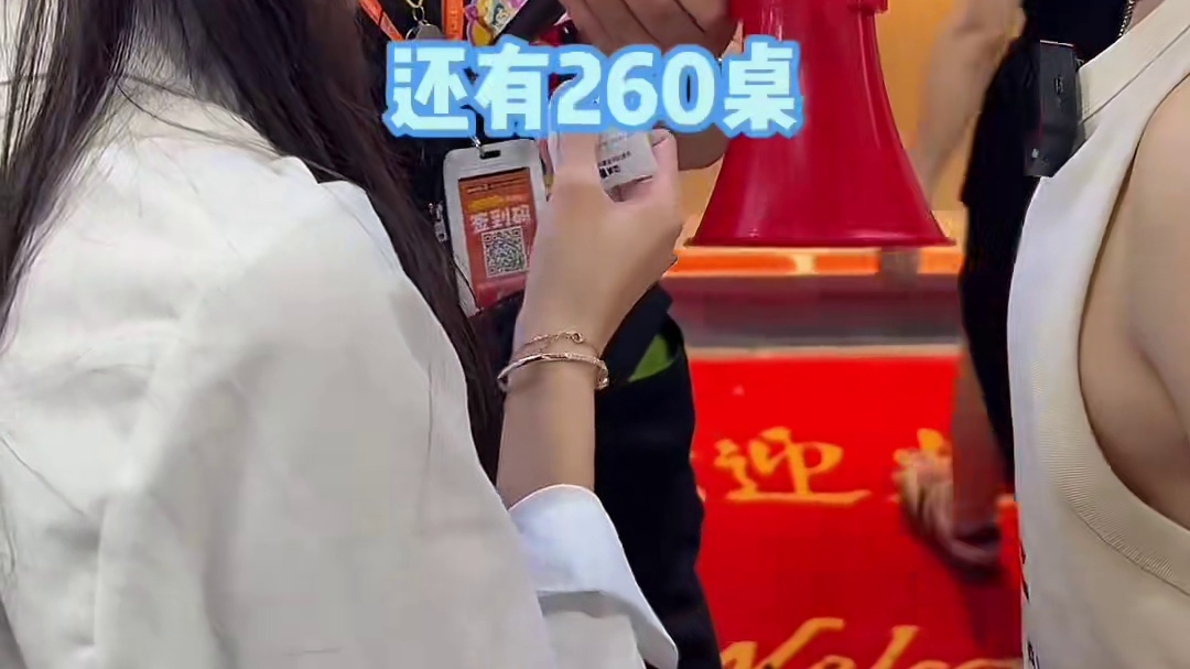 请吴半饱闺女盘xx烤肉自助！老板服务员直接崩溃了#自助餐 #烤肉#妈呀太香了#流浪泡泡辣爆了挑战#流