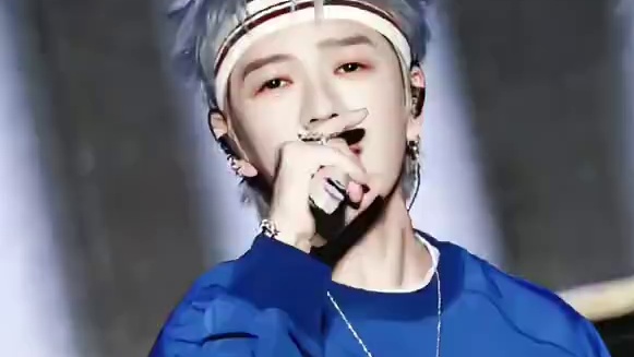 “人来人往像风一样 沙砾没有躲藏的地方” #王栎鑫#就好#现场版live#王栎鑫X巡回演唱会#庐山音