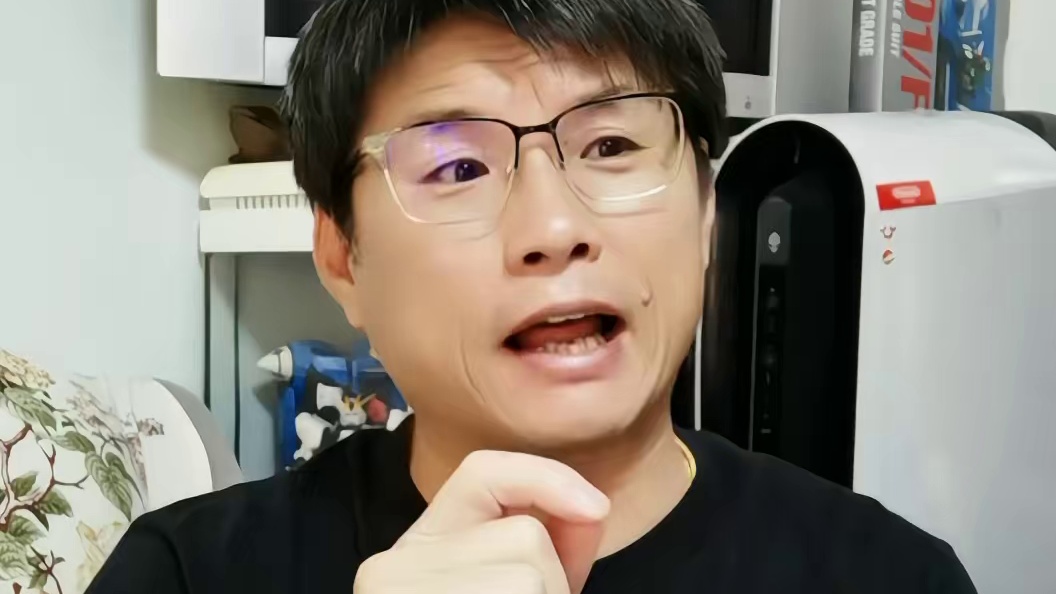 40岁以上花眼的玩家玩掌机等于给自己找罪受！太折磨自己眼睛了 #主机游戏 #游戏机 #掌机 #单机游