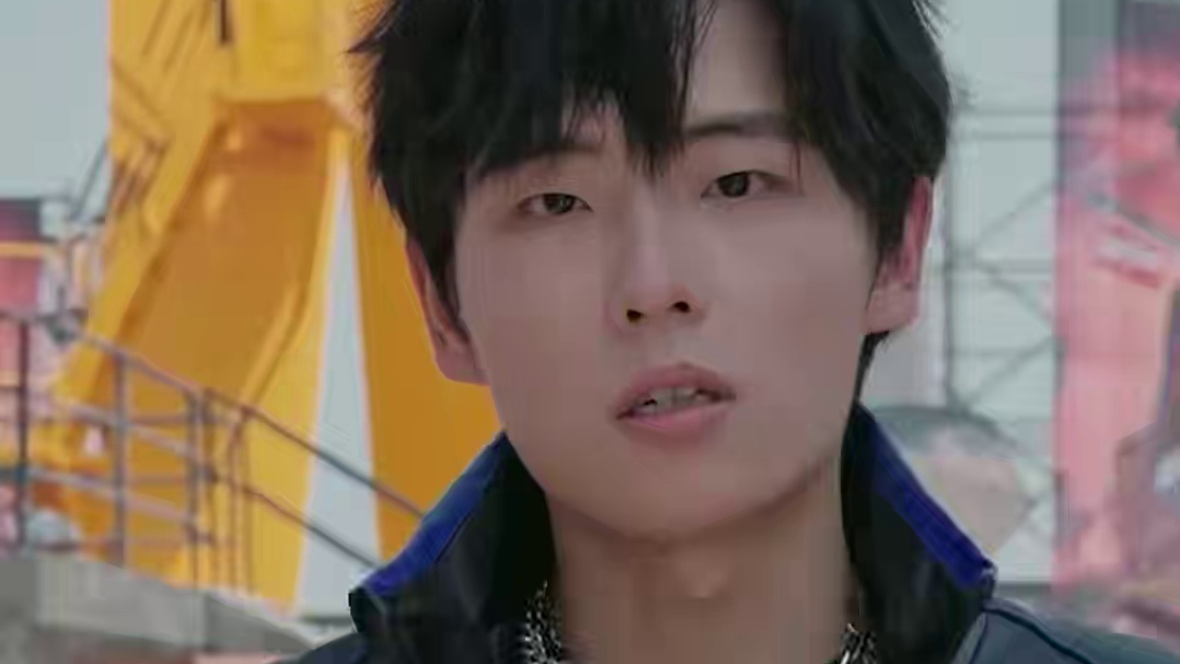 当直率的三火遇上酷冷的韬，是一次勇敢换来终身自闭！#三火一次勇敢换来终身自闭 #新说唱2025 #黄