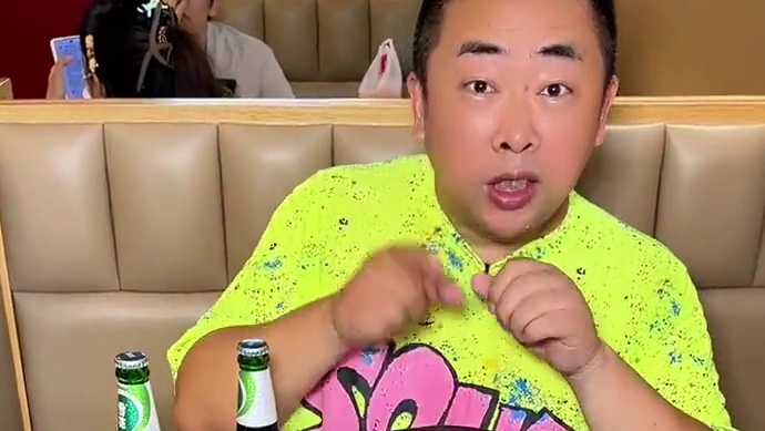 88黑鸭煲荤素涮菜随便吃，这就是光谷六路既能吃又能涮的独顽甲·黑鸭煲#武汉美食 #武汉黑鸭煲 #光谷