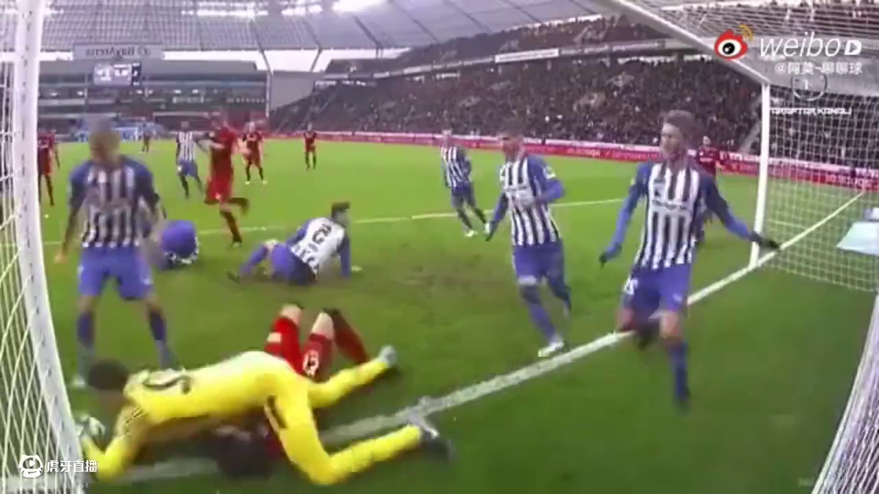 这球如果换成卡洛斯来踢，蓝衣球员得下场几个？#足球的魅力