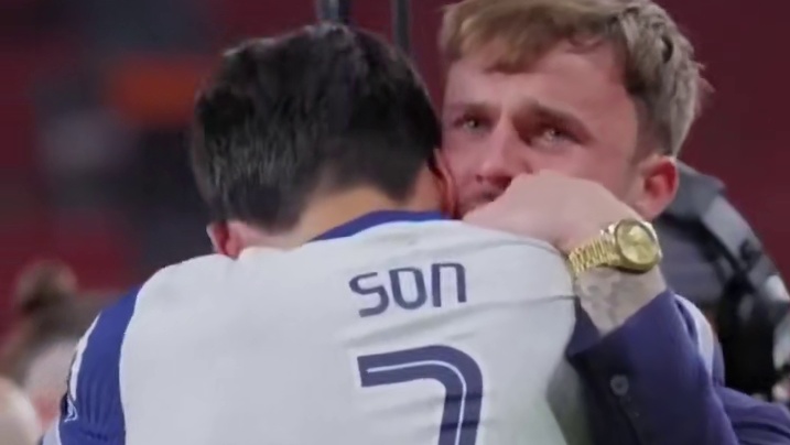 当冠军点终场哨响，将一切情绪释放