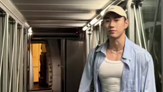 ⚠️普通男生这样发展示面随便得吃 ⚠️普通男生这样发展示面随便得吃#展示面拍摄团队 #展示面拍摄 #