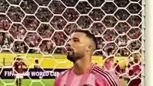 差点绝杀！梅西远射被门将扑了一下击中横梁，世俱杯揭幕战，开罗国民0:0迈阿密国际#2025世俱杯