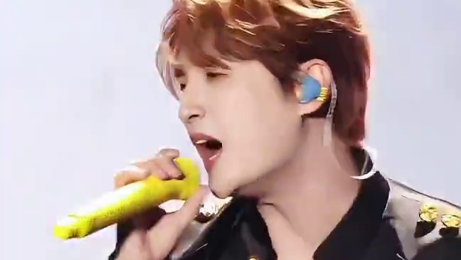 “请记得我曾认认真真的爱过 该遗憾的不是我” #张远#看着我的眼睛说#现场版live#张远白巡回演唱