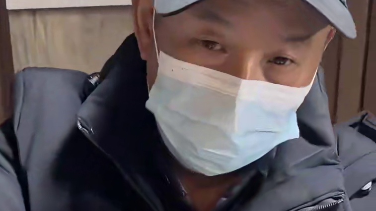 路边偶遇民间传统手艺“糖画”你有多久没吃过了呢