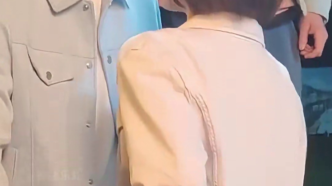 剧组特效妆有多“疯”？本以为黄子韬秃头够牛了，关晓彤200斤胖子才叫天花板#关晓彤 #黄子韬 #白鹿