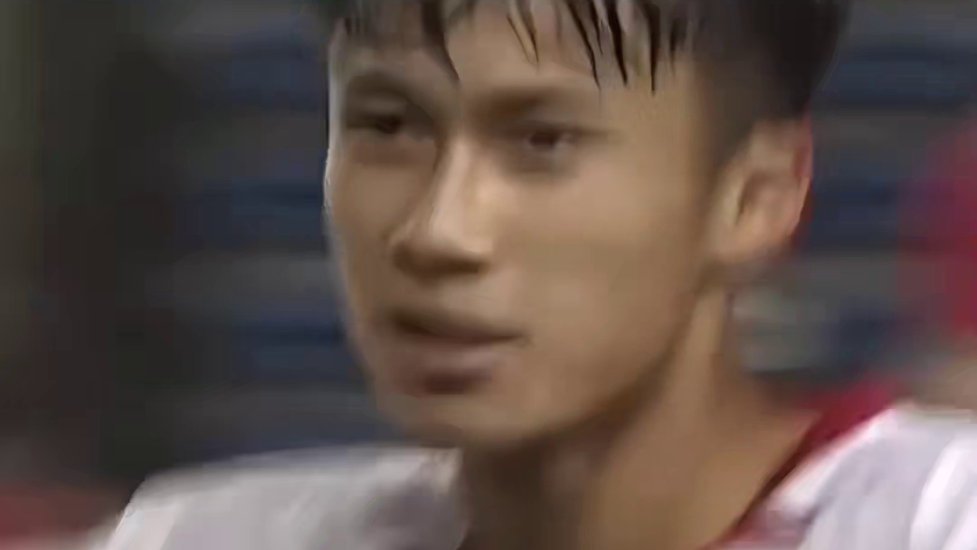 被连追两球！越南小将传中变吊射直接破门，十人U16..下