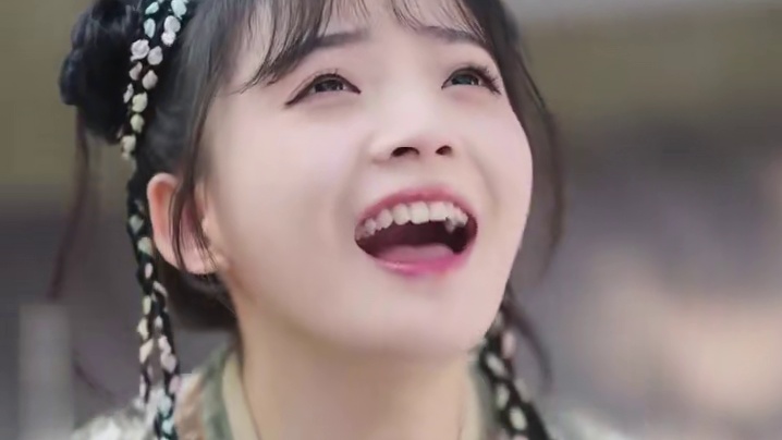 小小锦鲤下山来，救个凶神当爸爸 #短剧来了 #容量凤鸣剧场 锦鲤是十岁小神医，食量惊人，八位师父直呼