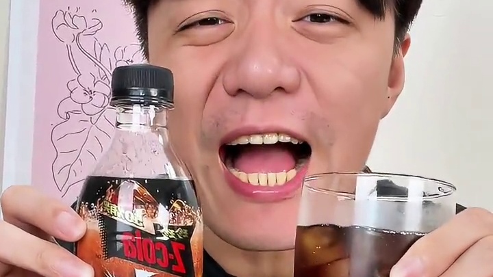 超浓气泡、醇厚可乐味，关键价格还划算，吨吨喝不心疼！#珍珍可乐 #饮品推荐 #夏日饮品