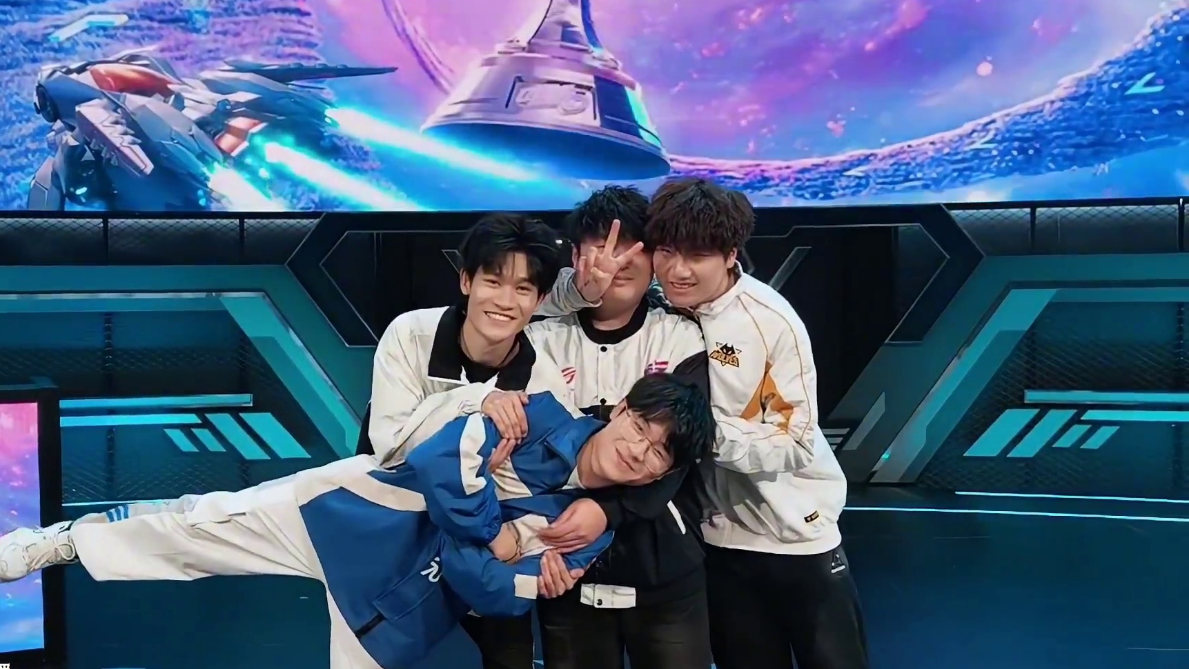 青春正燃烧！#狼队飞车 #QQ飞车手游  #2025s联赛春季赛