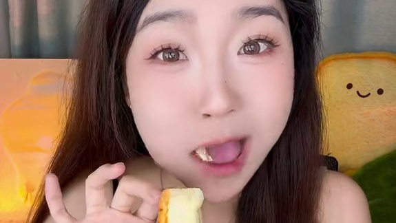 软嘟嘟的水牛奶蛋糕破价啦！到手有8个呢！不添加一滴水，奶香蛋香都很浓！#水牛奶蛋糕 #糕点美食 #网