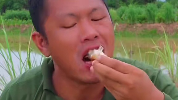 酸辣木瓜丝️脆皮烤五花肉 #美食 #泰国美食 #户外美食 #内容启发搜索