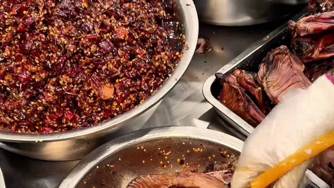 一整只手撕烤兔 到底谁懂！