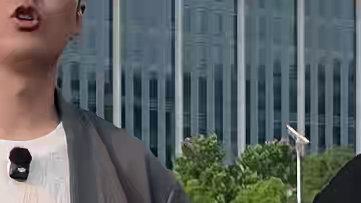 虹桥实测：星纪元ETMAX&阿维塔07，谁把对手逼到压线险胜 书接上回，继续在魔都的虹桥圈，测试驾驶