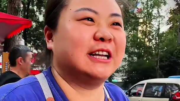 之前来挑战过的帅哥家里调料吃完了，又来挑战6两面#美食 #小面调料 #重庆小面