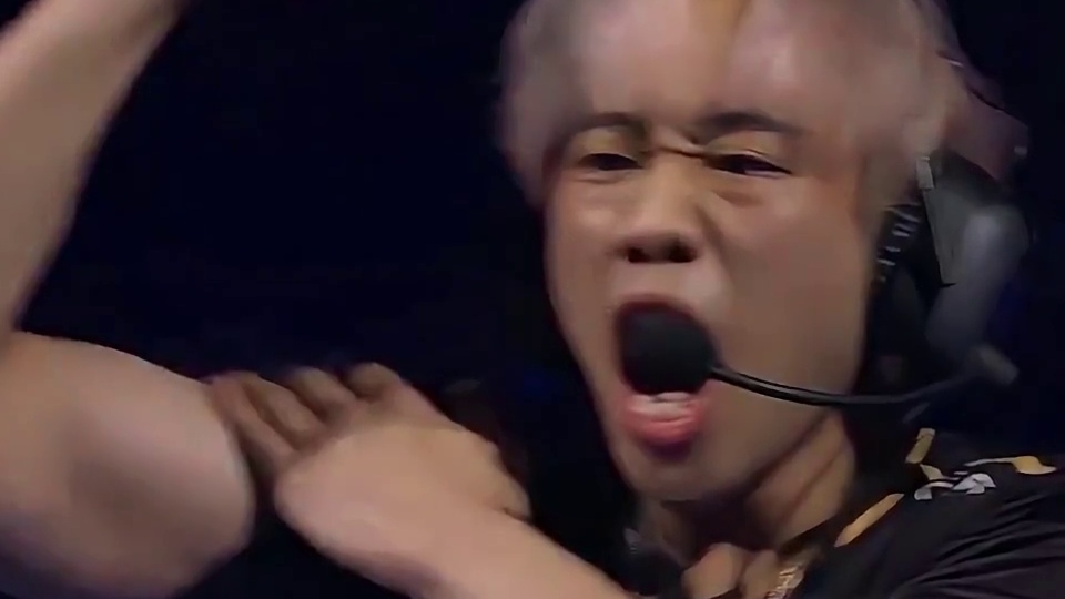 逆风翻盘，愈战愈勇，狼队众人挺进三强