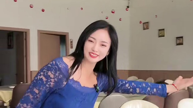 最后这个只能我抱#餐厅视频 #芳芳妹探店达人 #搞笑视频