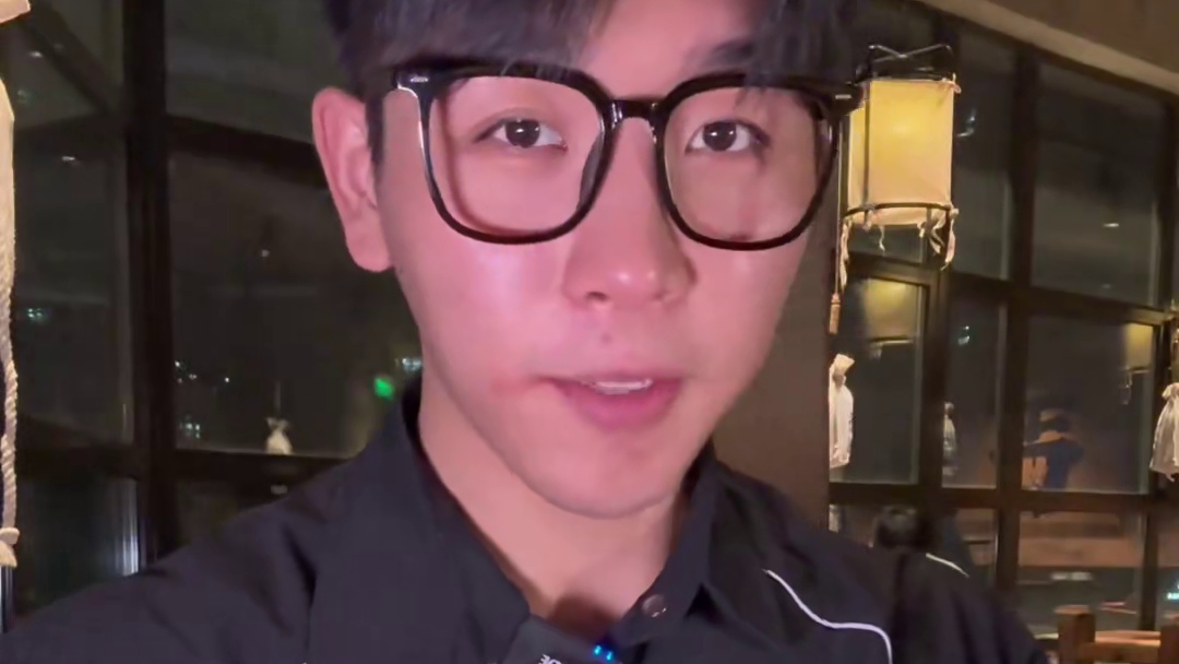 双人夜宵挑战！一小时吃完得1688#吃货日常 #美食vlog #好好吃饭大赛