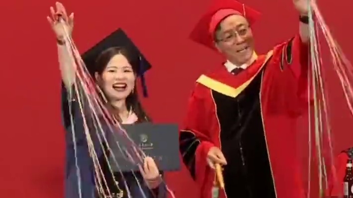 这哪是校长啊，简直是天选爱豆#中国农业大学 #毕业 #校园