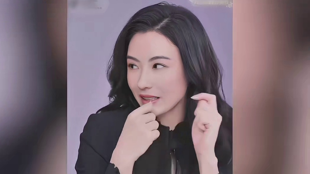 张柏芝终于对化妆有追求了  柏芝姐姐这次彻底进化了，对化妆要求真的高！