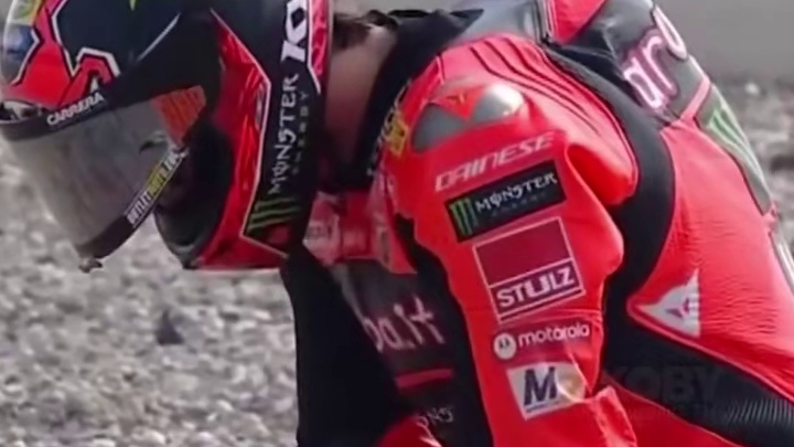 WSBK杜卡迪出现技术问题Bulega崩溃现场#机车 #摩托车比赛#wsbk