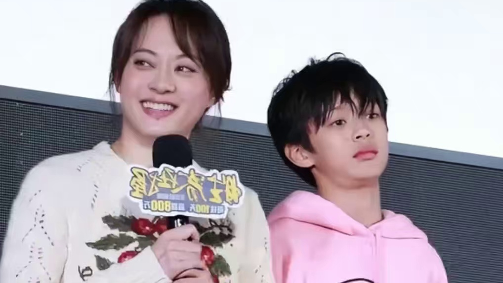 本以为孙俪儿子就够帅了，看到霍思燕儿子长相，简直一个模子刻出来的#孙俪 
#霍思燕 #杜江  #娱乐