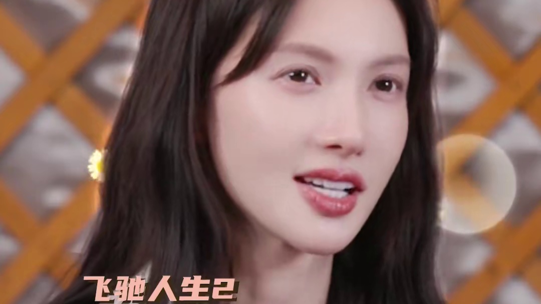 #金晨最爱的赛车手是沈腾  金晨：我就是戴着最粉的夹子，漂最酷的移 #风驰赛车手  #金晨   #沈