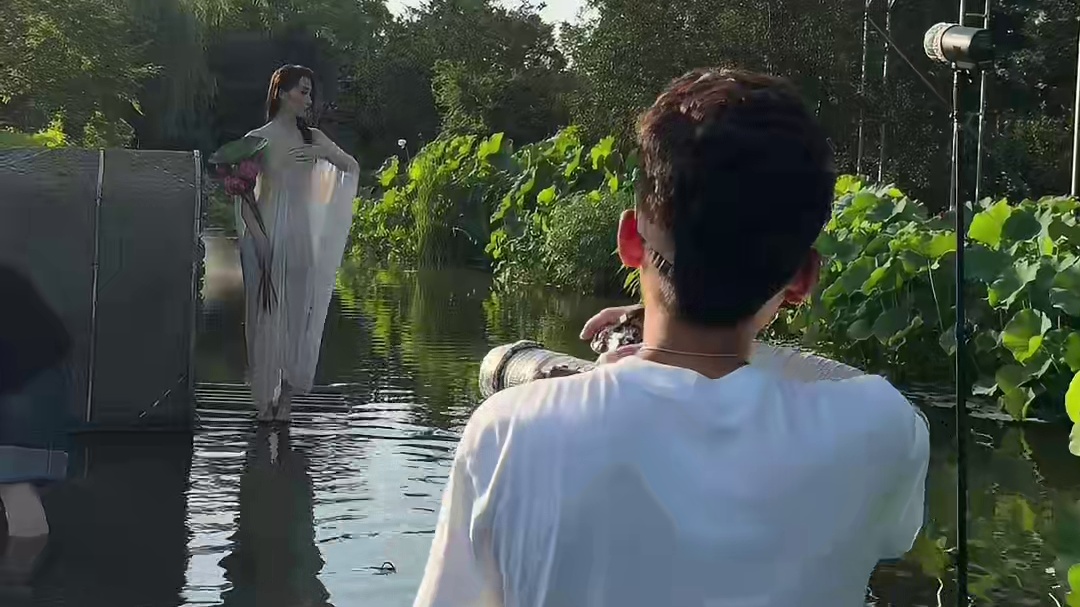 荷花写真 _ 山川知夏，岁华炤炤！