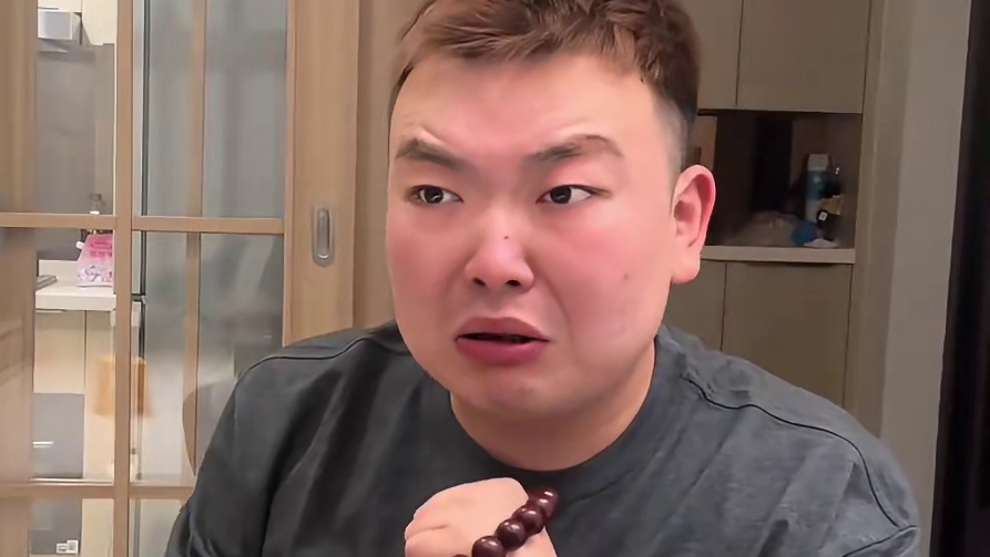 《苦日子到头了》 #鲍鲍 #毛女女 #愣小子 #富二代 #一人分饰多角