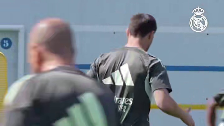 什么？主教练正在热身！