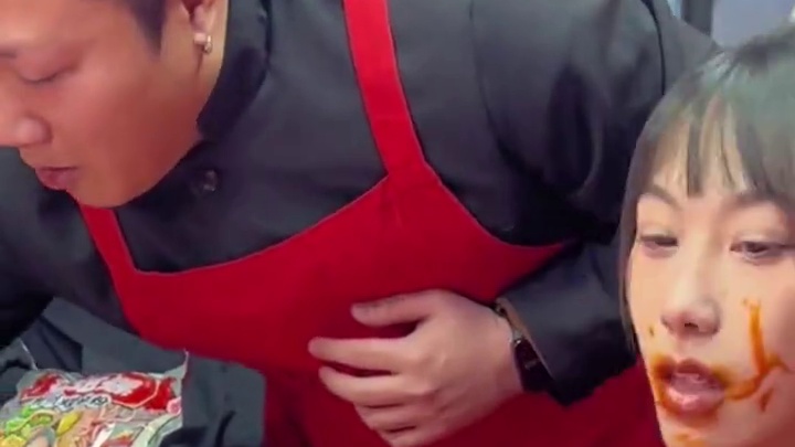 吴半饱是女生第一人，狂赚八戒5000元~ #螺蛳粉