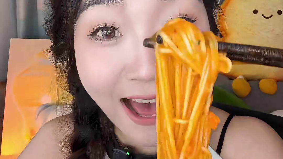 这次回归很有料！价格和之前一样，但是土豆泥泥面带了土豆肉酱包！黏糊糊的也太香了！#阿宽土豆泥泥面 #