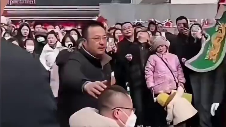 爱让勇敢者胆怯，让无神论者“迷信”