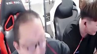 絕跡打算讓一諾當(dāng)自己的直播二臺(tái)