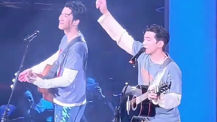 “我不像从前的自己，我也有一点像你”到底哪个是王力宏？ #王力宏#李治廷#依然爱你#现场版live#