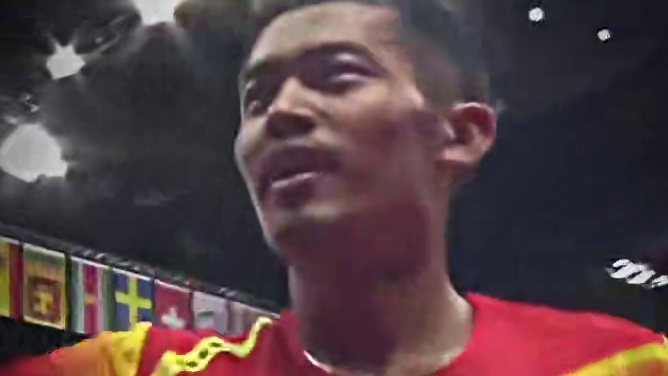 “让世界的目光聚焦，此刻他万人瞩目”#羽毛球 #林丹