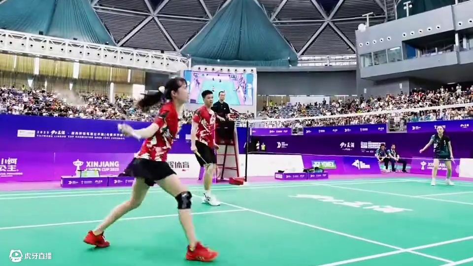 林丹杯冠军战拍竟然是一把萝卜刀？ #羽毛球 #林丹杯羽毛球公开赛 #萝卜刀force #Zshock