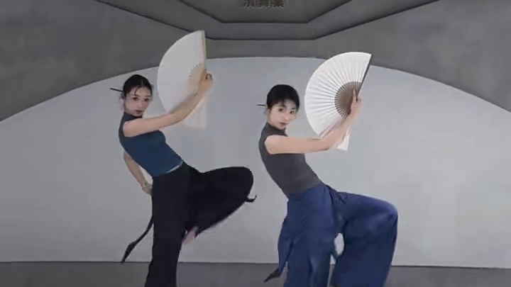 衣冠藏山海，权谋定风云 