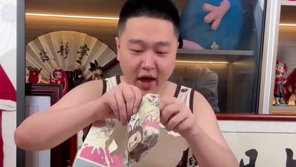 这玩意现在也太火了！咱也开个箱！！#拉布布 #labubu