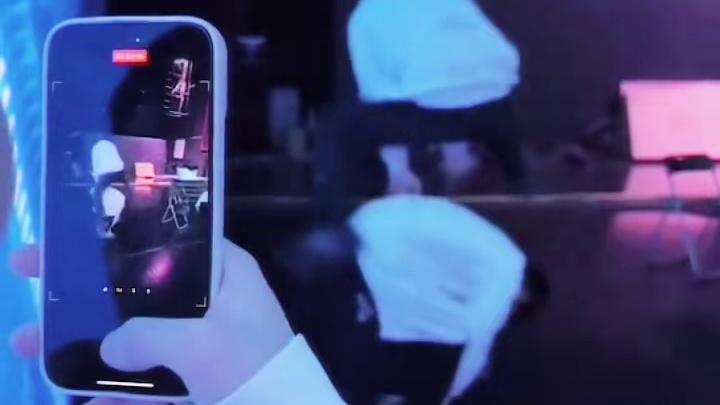 你在闹，我在看！
第一段拍摄：龙哥
第二段拍摄：老师
#狼队飞车 #QQ飞车手游 #2025QQ飞车