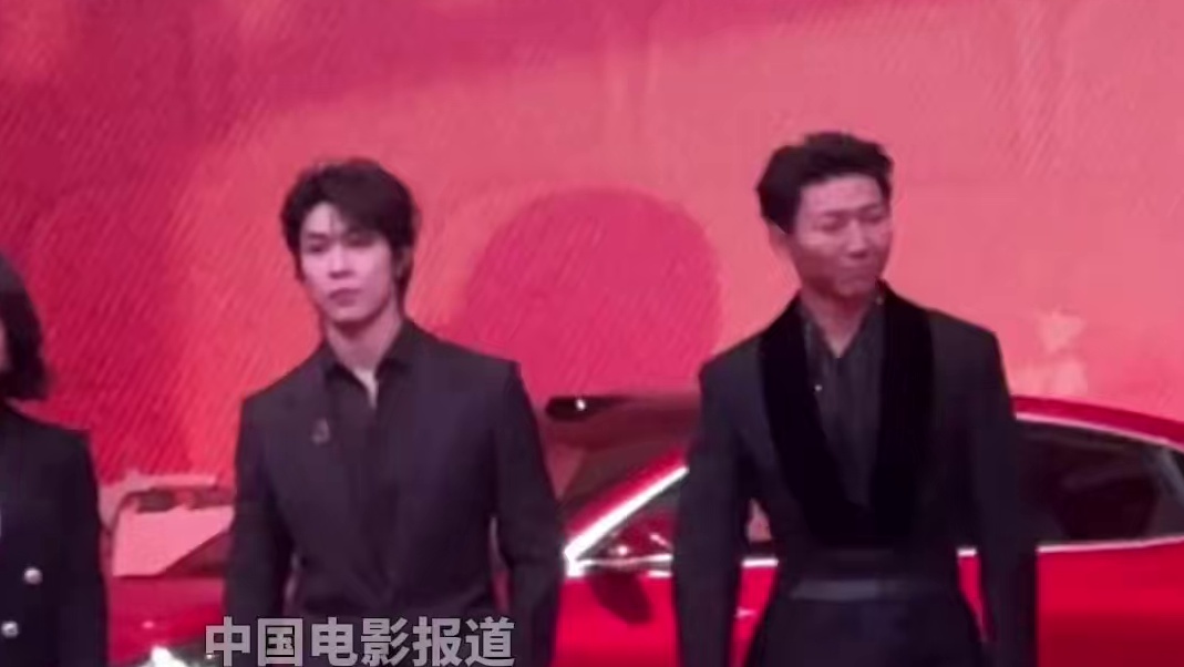 #阿如那马伯骞亮相上影节闭幕红毯 #阿如那 #马伯骞 携电影《天马流星》亮相第27届上影节闭幕式红毯