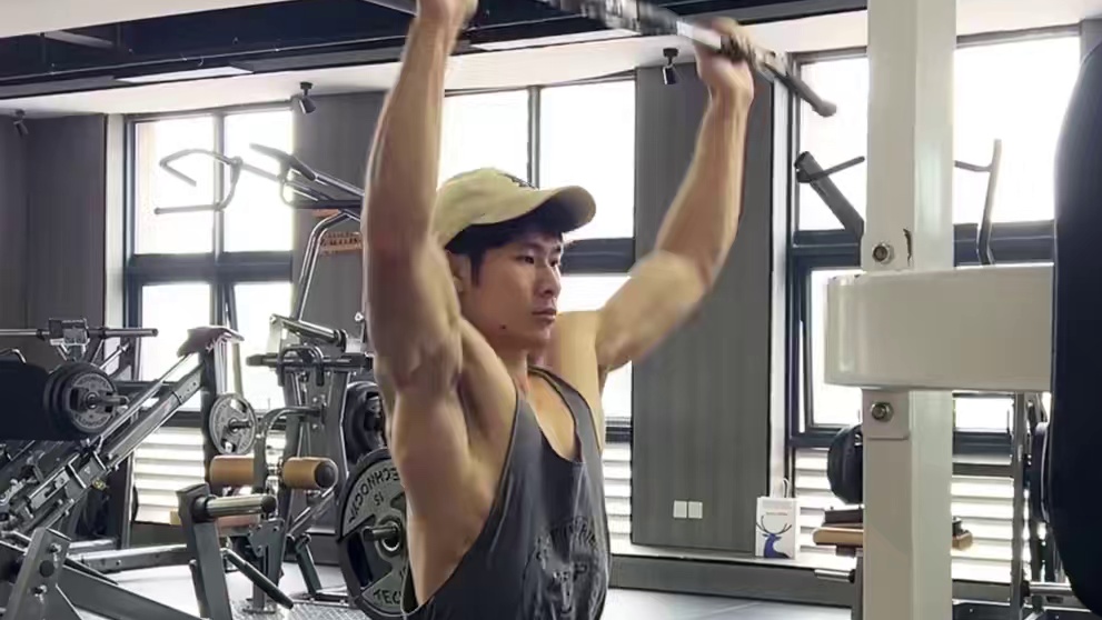 背部训练前如何热身？健身小白必看！ 不同等级背部训练前的热身，看看你在第几个阶段？#健身#健身干货#