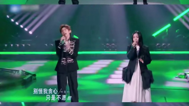 #金玟岐  #王源  （按姓名首字母排序）一起合作《岁月神偷》啦！我们都在与时间赛跑，时光匆匆，一下