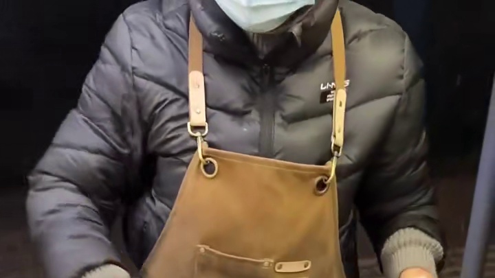 夜市上偶遇芝士烤冷面一份20块！