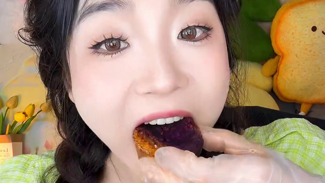 最近新品安排上，我就没有心事啦点赞点赞～#这也太好吃了 #炸鸡汉堡 #蛋挞皮的创意吃法 #解馋 #快