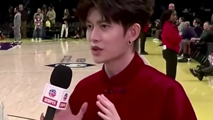 任嘉伦神预言，雷霆总冠军！ 任嘉伦今年年初就曾说过自己看好雷霆能拿到今年的总冠军，今天雷霆在抢七大战