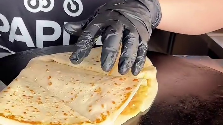 上海45一份草莓可丽饼！西式煎饼果子？