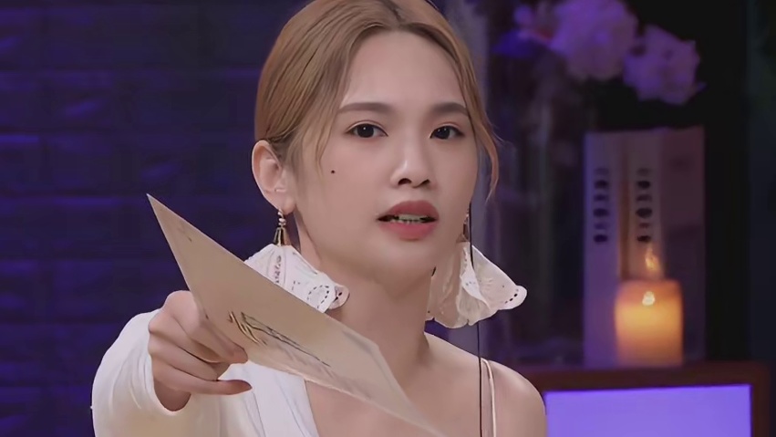 恋综上演抢座大战，侯哥费劲心力结果却是给情敌牵了线